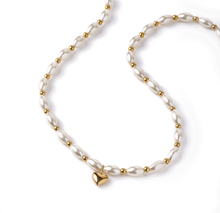 Load image into Gallery viewer, Waterproof White Shell Necklace with Puffy Heart