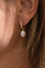 Load image into Gallery viewer, Cz Pearl Drop Huggies