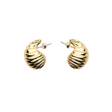 Load image into Gallery viewer, Shell Drop Earrings