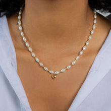 Load image into Gallery viewer, Waterproof White Shell Necklace with Puffy Heart