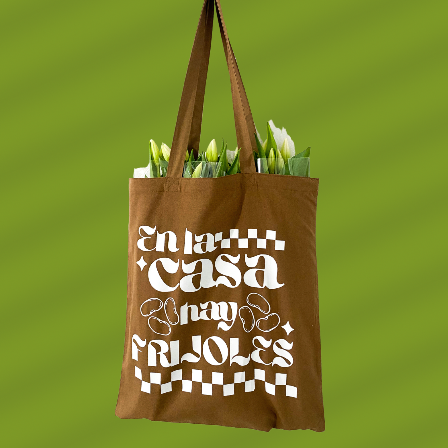 “En la casa hay frijoles” tote bag