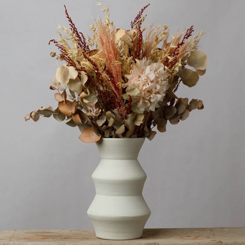 Line Clay Vase 4
